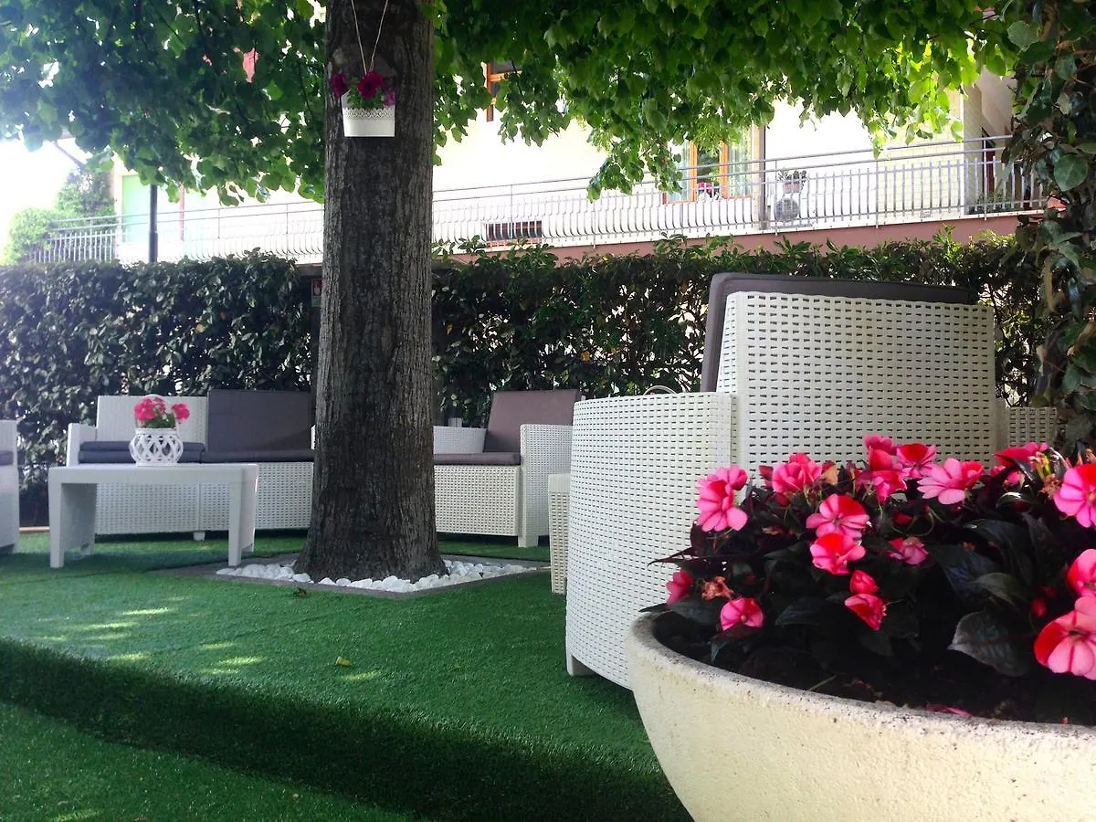 Hotel Jole San Mauro Mare 3*,